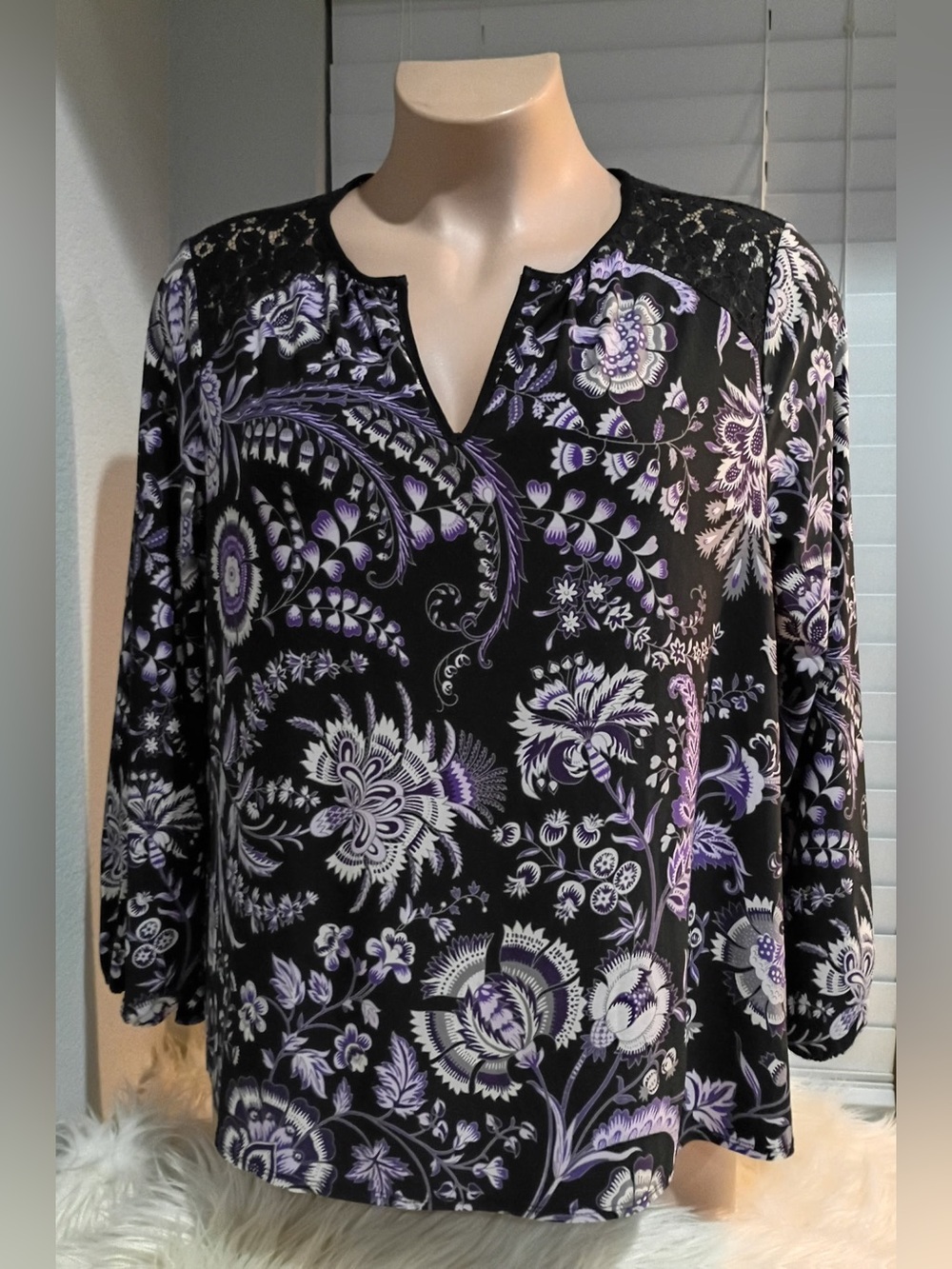 Roz & Ali Women’s XL/1X Top
